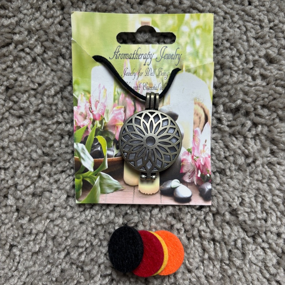 Aromatherapy Diffuser Necklace - image 4